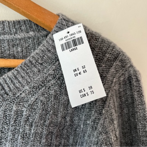 CLOSET CLOSING TODAY • LAST CHANCE✨NWT a&f crewneck cropped cardigan - Picture 3 of 7